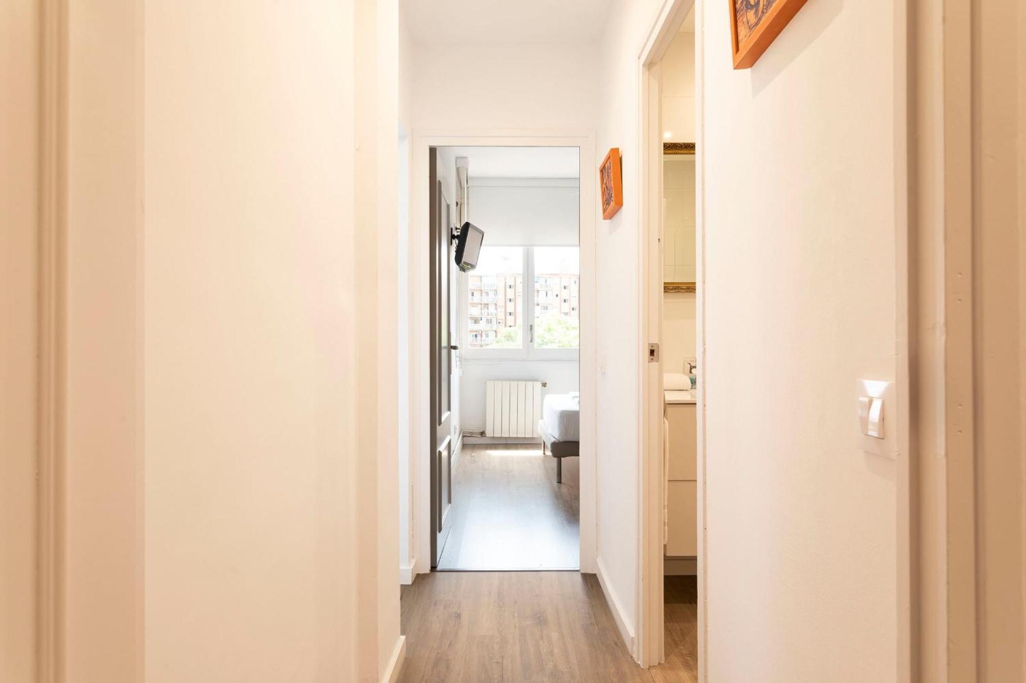 Cozy Apartment Near Fira Gran Via With Ac L'Hospitalet de Llobregat Luaran gambar