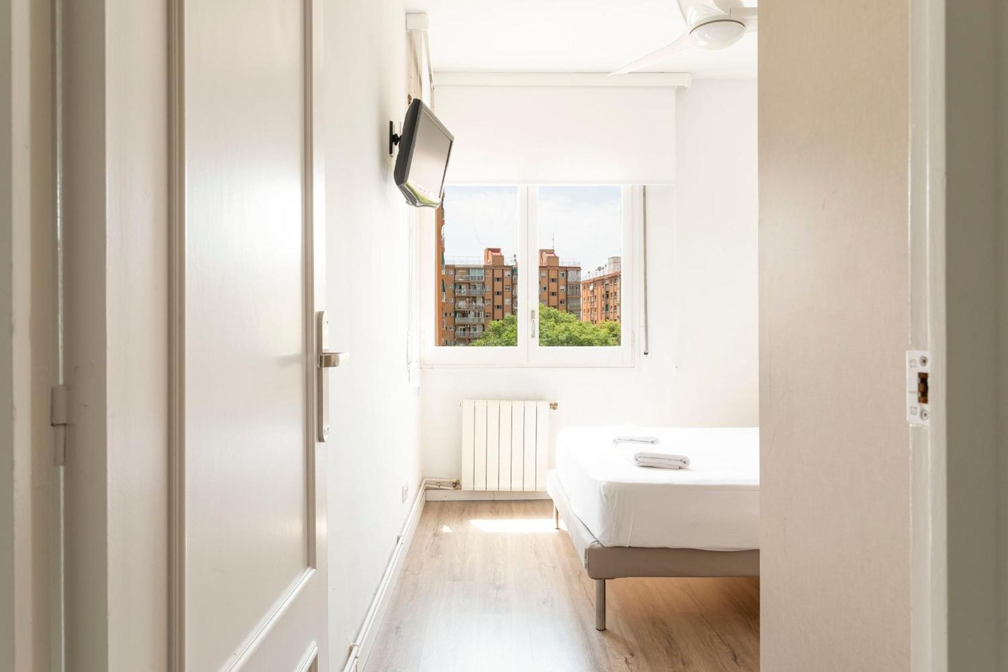 Cozy Apartment Near Fira Gran Via With Ac L'Hospitalet de Llobregat Luaran gambar