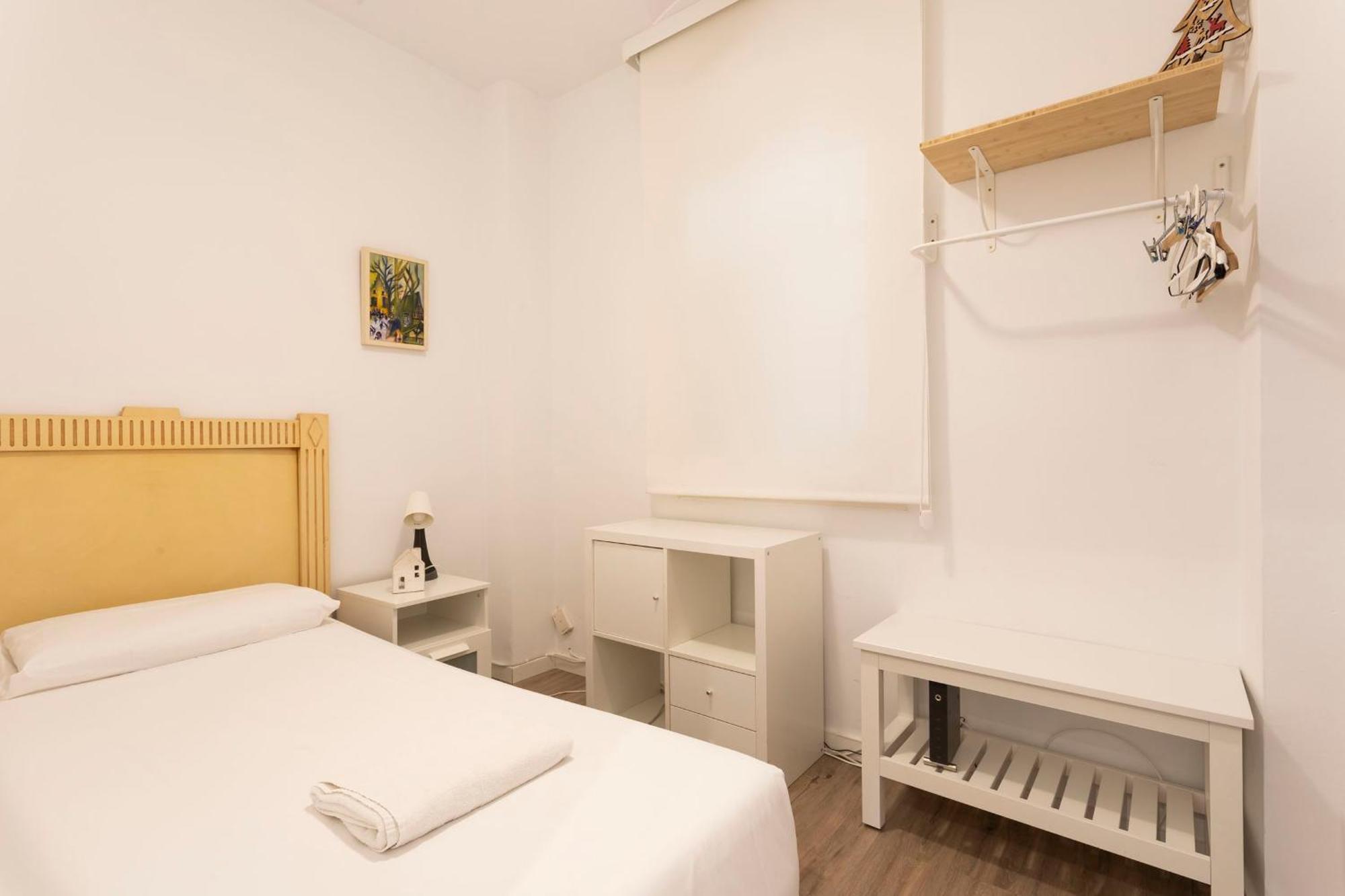 Cozy Apartment Near Fira Gran Via With Ac L'Hospitalet de Llobregat Luaran gambar