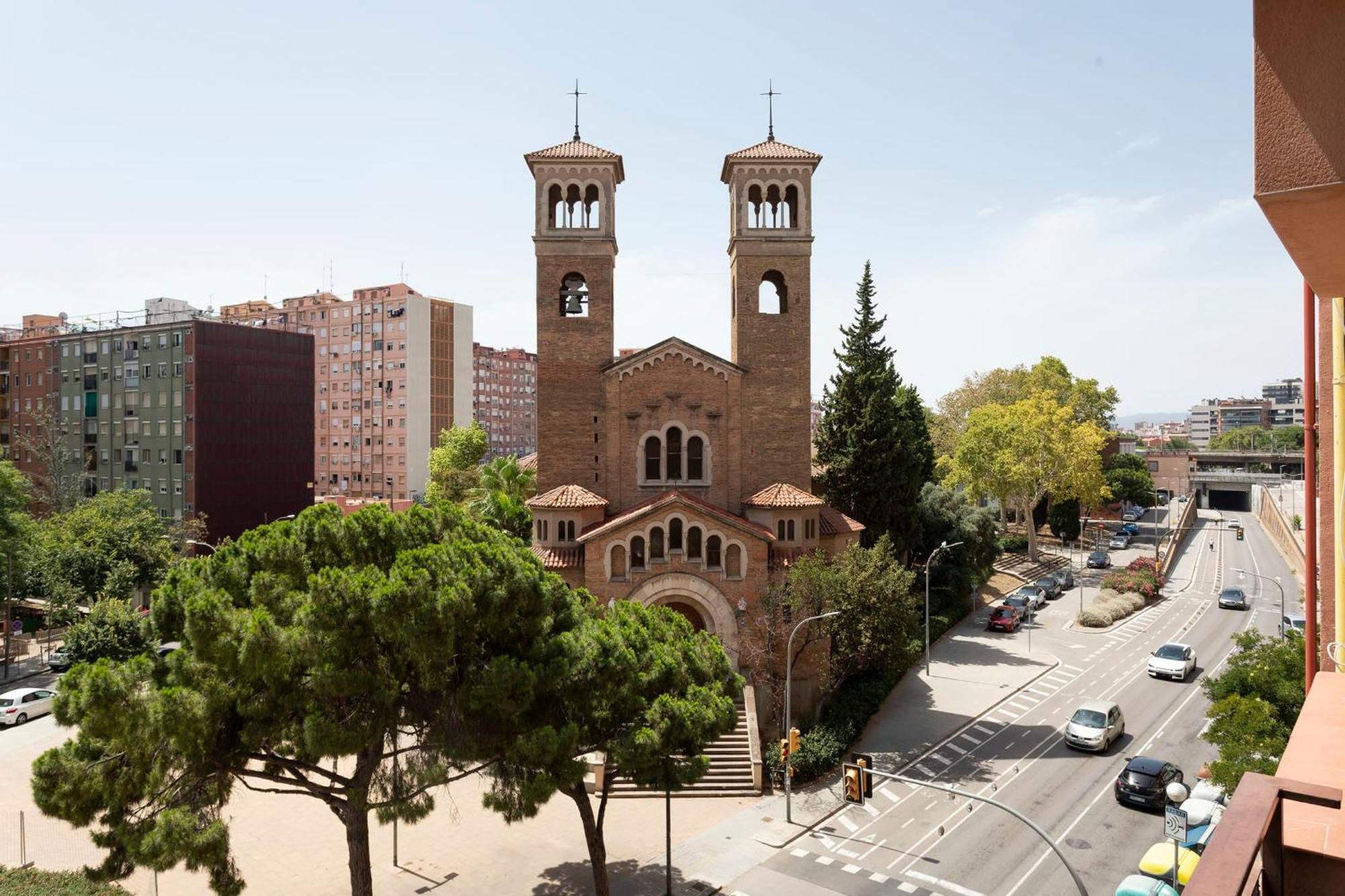 Cozy Apartment Near Fira Gran Via With Ac L'Hospitalet de Llobregat Luaran gambar