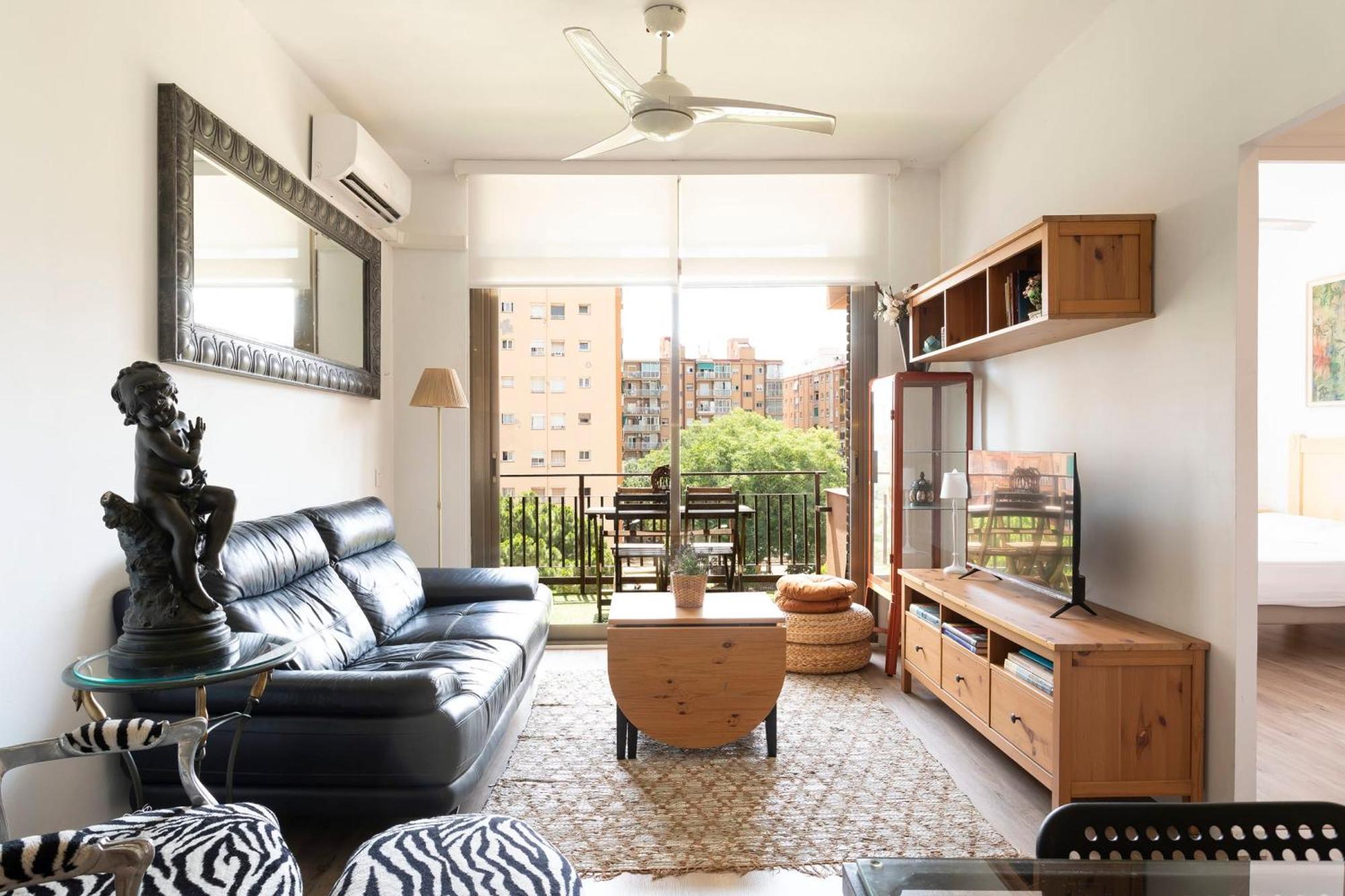 Cozy Apartment Near Fira Gran Via With Ac L'Hospitalet de Llobregat Luaran gambar
